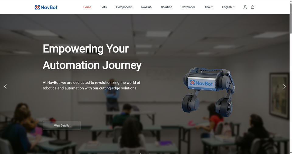NavBot机器人自动化网站首页首屏，展示Empowering Your Automation Journey